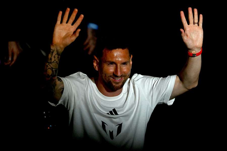 Messi presentato ufficialmente all'Inter Miami, ovazione dei fan