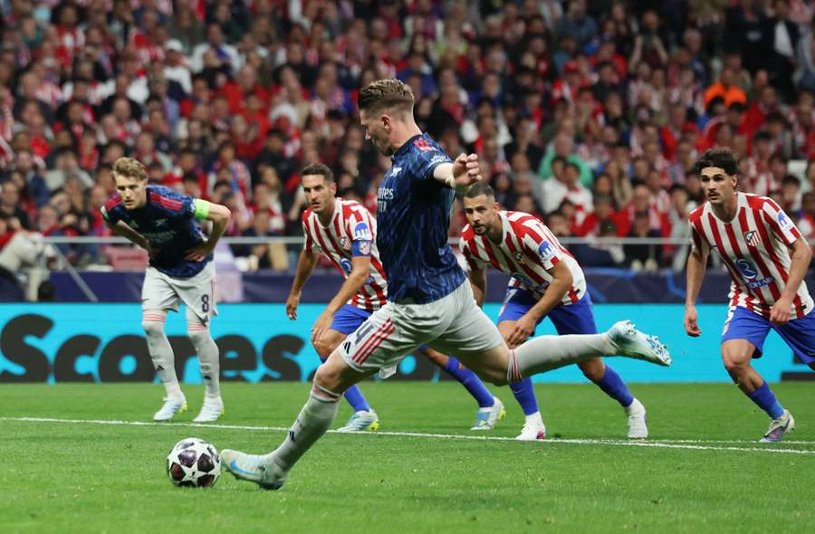 Il momento del rigore segnato da Gyokeres