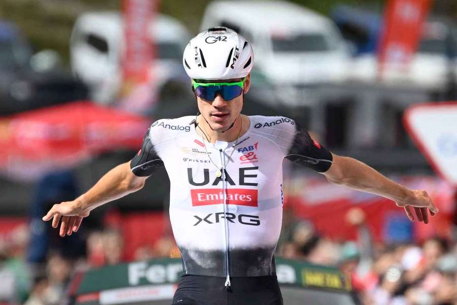 Juan Ayuso, ciclista espanhol da UAE Emirates