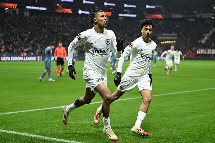 Eintracht Frankfurt a impresionat joi în victoria cu Ajax din 16-imile de finală ale Europa League.