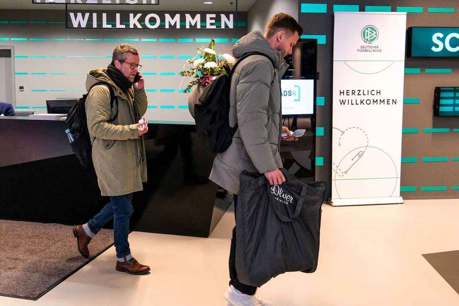 Patrick Drewes am DFB-Campus zur Verhandlung.