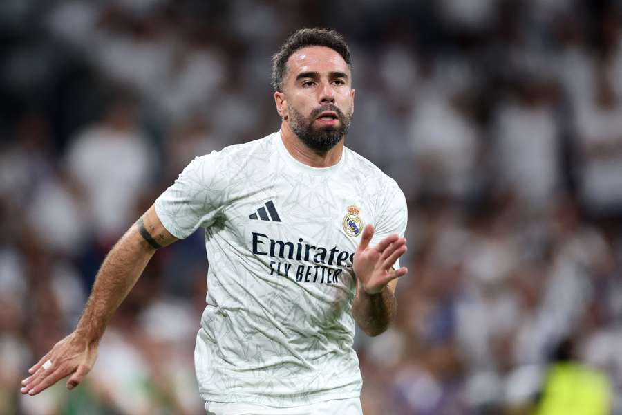 Carvajal, en el calentamiento del partido ante el Villarreal en el que se lesionó la rodilla derecha de gravedad