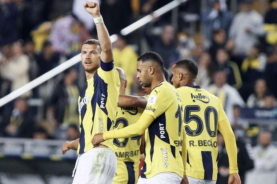 Edin Dzeko apontou o segundo golo do Fenerbahçe