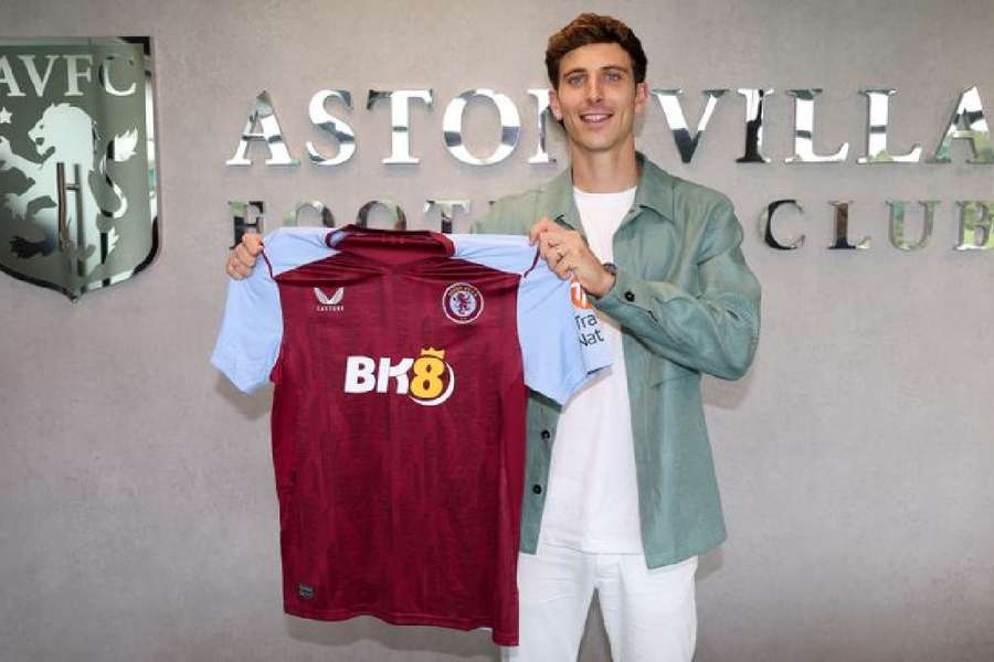 Pau Torres, presentado como nuevo jugador del Aston Villa.