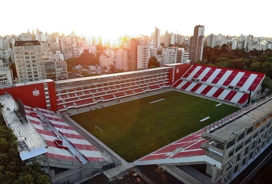Estádio Jorge Luis Hirschi, com capacidade para 23.000 torcedores Estádio Jorge Luis Hirschi, com capacidade para 23.000 torcedores