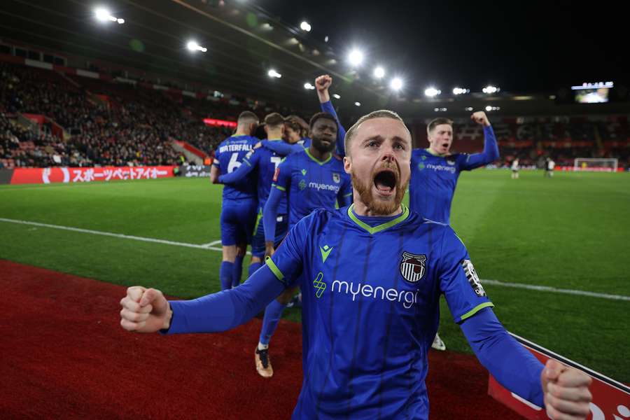 Gavan Holohan feierte mit Grimsby einen historischen Sieg im FA Cup.