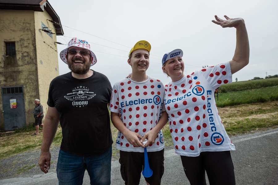 Na žádném cyklistickém závodě nesmí scházet puntíkatý dres.