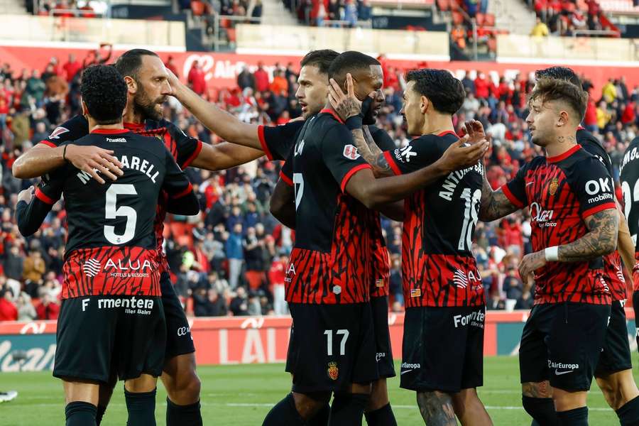 Larin, protagonista en los dos goles.