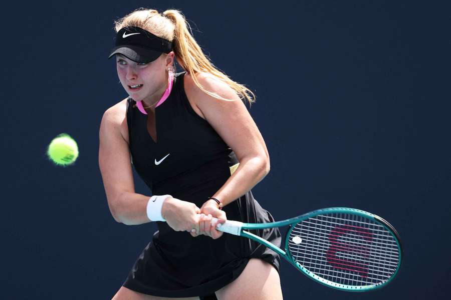 Brenda Fruhvirtová se popere o finále kvalifikace Australian Open.