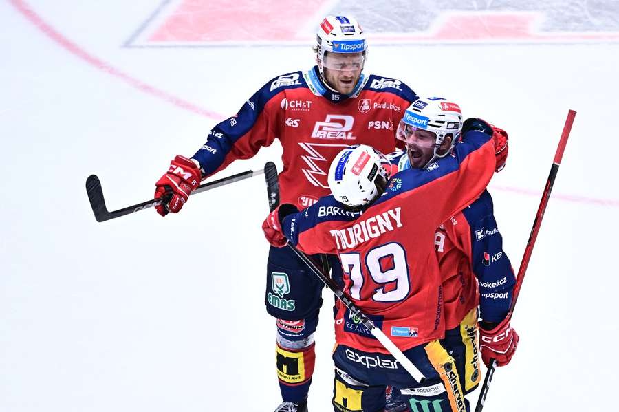 Pardubice vyhrali úvodné finále.