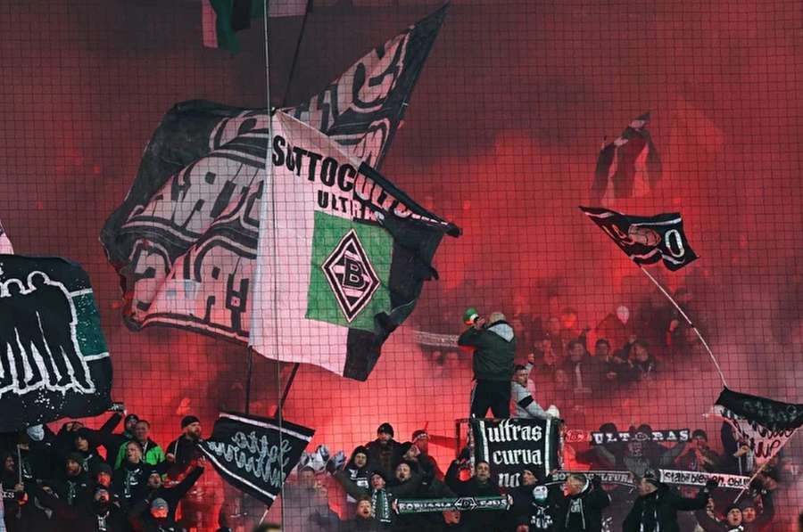 Němečtí ultras slaví, pravidlo 50+1 se má dál dodržovat.
