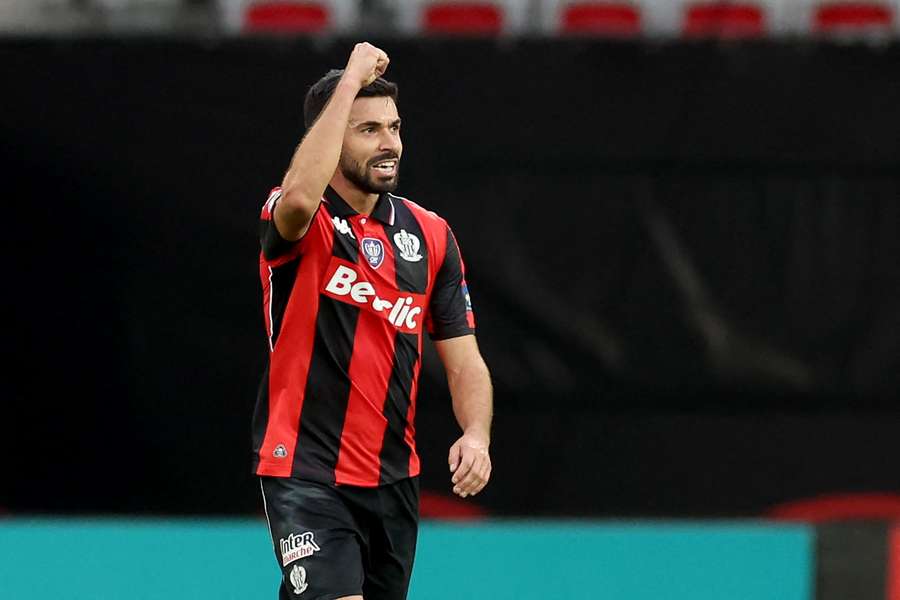 Très réaliste, Nice élimine Saint-Etienne et renoue avec la victoire 54 jours après