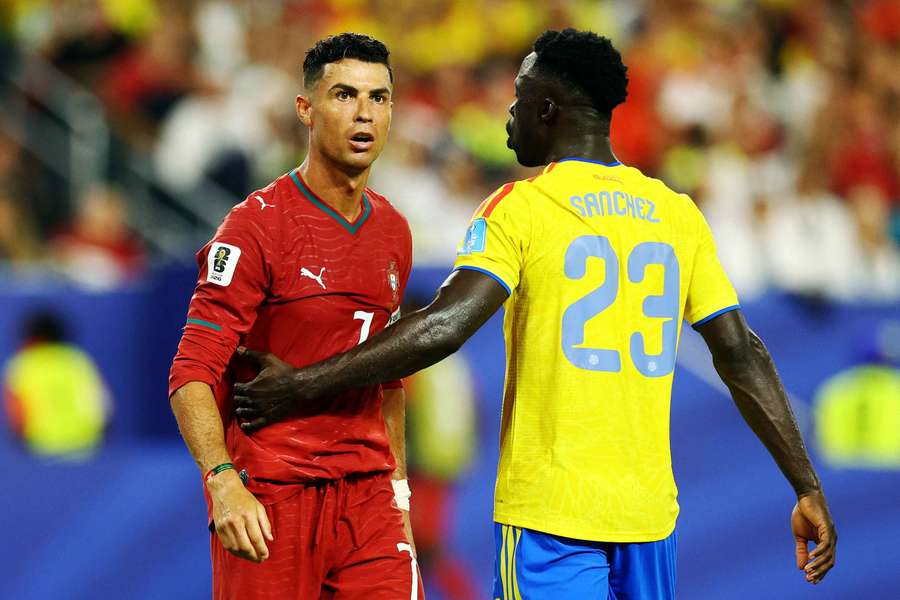 Cristiano Ronaldo y Dávinson Sánchez