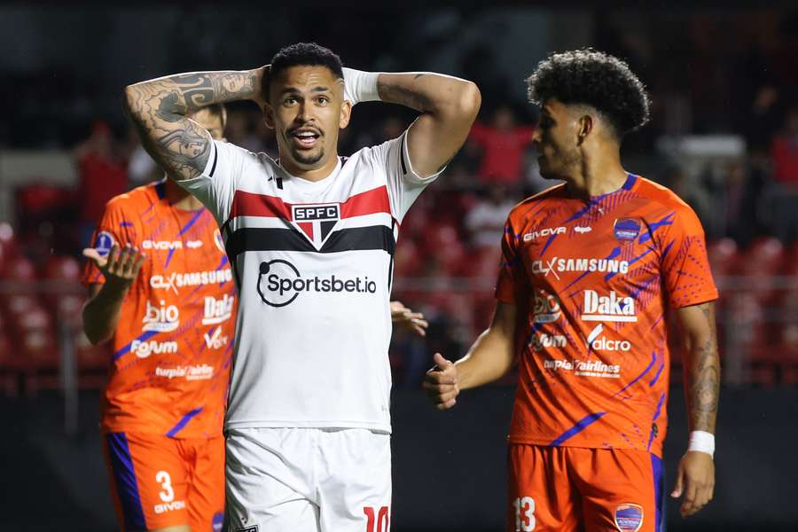 São Paulo venceu o Puerto Cabello no Morumbi por 2 a 0