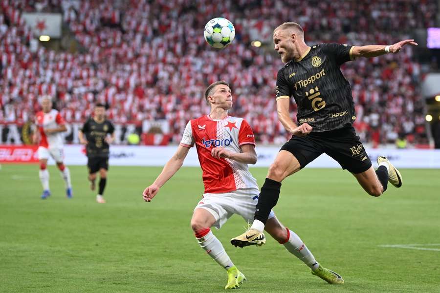 Mistrovská Slavia zahajuje ligu duelem s Hradcem.