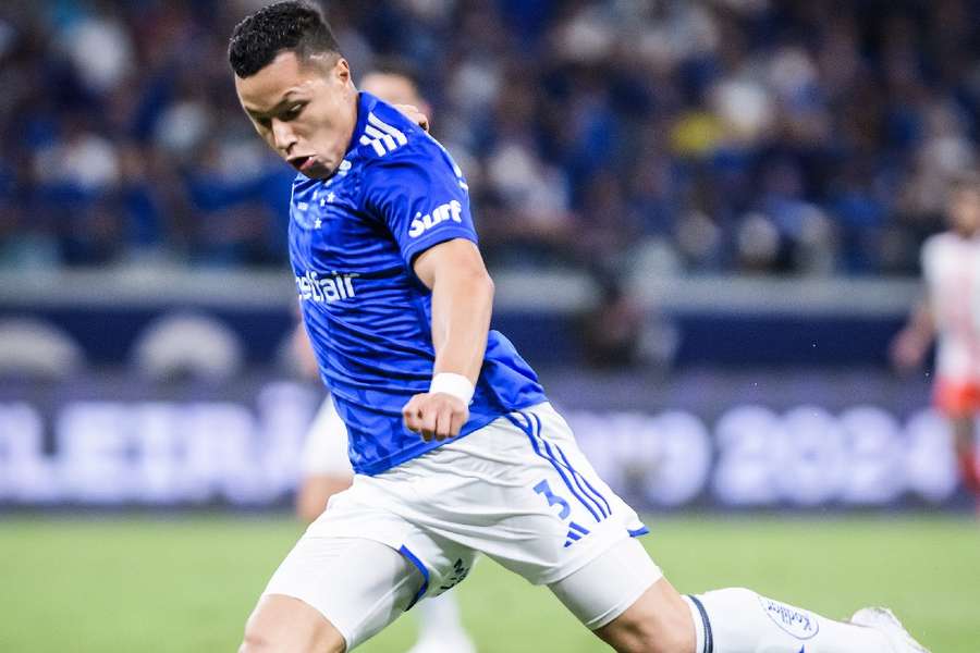 Marlon era o primeiro batedor de pênalti do Cruzeiro, mas decidiu passar a bola para Kaio Jorge