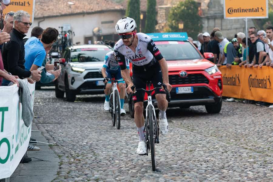 Adam Yates em ação