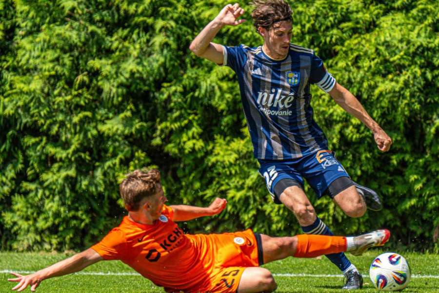 Madleňák bol jedným z nových hráčov v drese Košíc, ušla sa mu preto kapitánska páska. Madleňák bol jedným z nových hráčov v drese Košíc, ušla sa mu preto kapitánska páska.