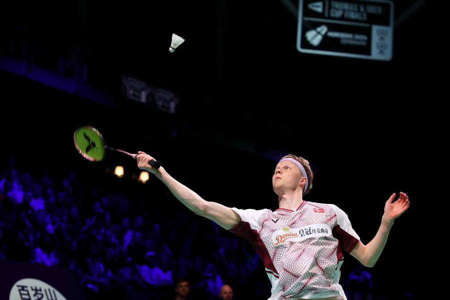 Anders Antonsen cruised past Jason Gunawan