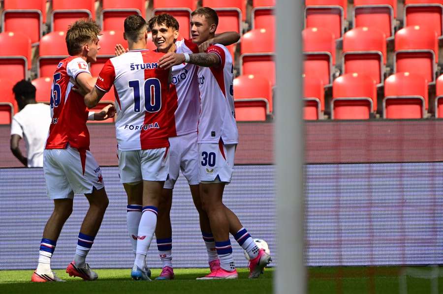 Slavia doma poľahky zvíťazila. Slavia doma poľahky zvíťazila.