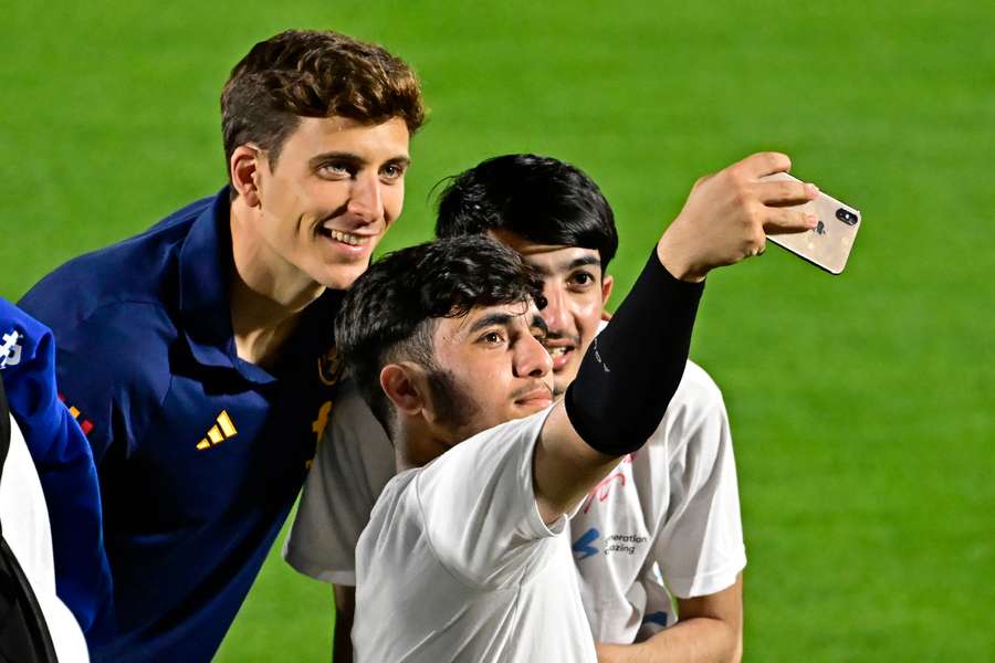 Pau Torres cree que el Mundial "llega en el mejor momento" para los jugadores