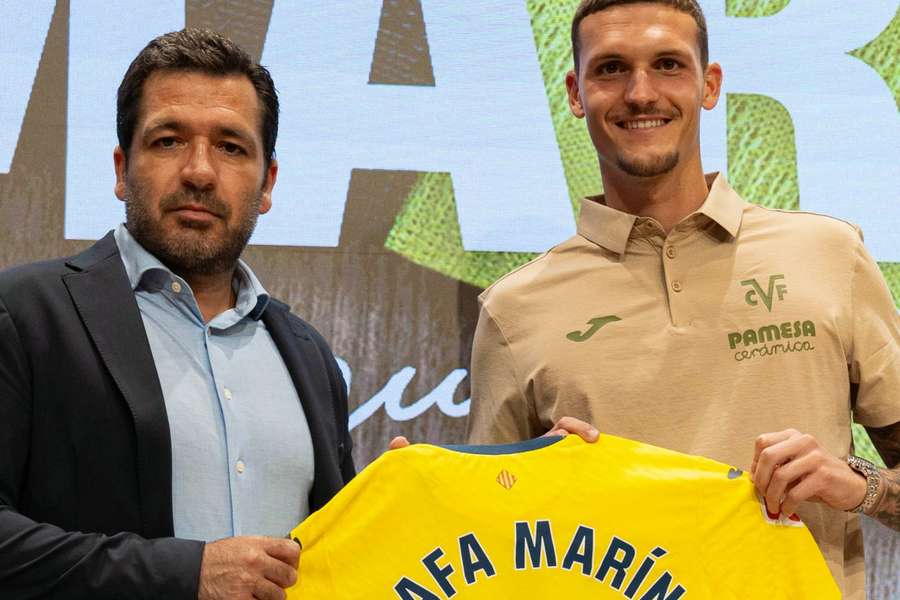 Rafa Marin apresentado no Villarreal