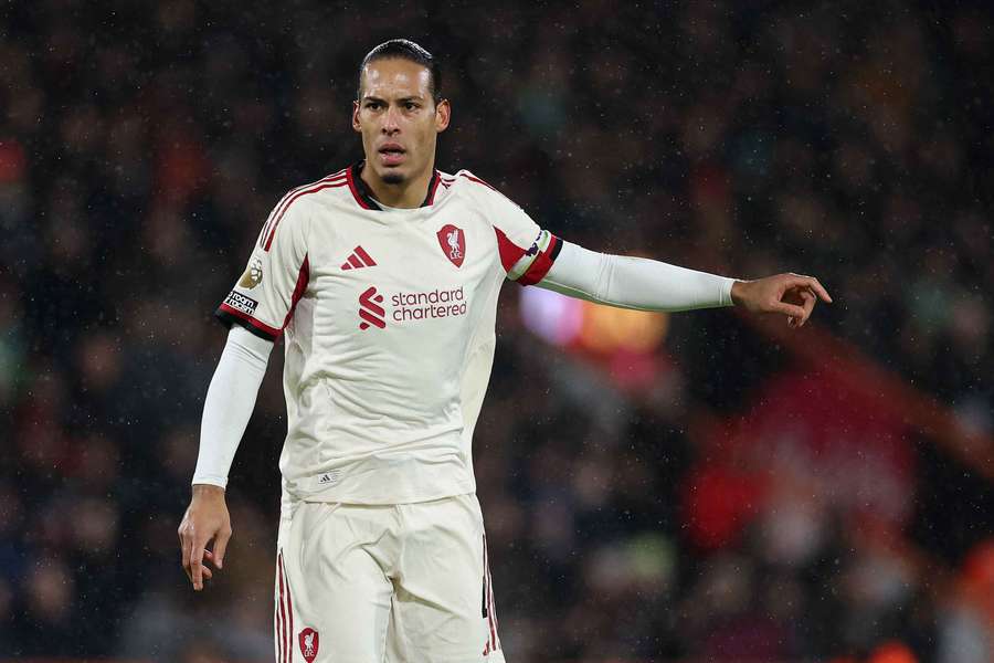 Virgil van Dijk během zápasu s Bournemouthem.