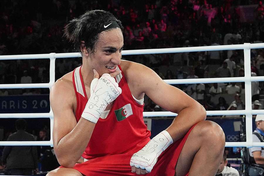 Prezența lui Imane Khelif în competiția de box a provocat unele controverse la Jocurile Olimpice Prezența lui Imane Khelif în competiția de box a provocat unele controverse la Jocurile Olimpice