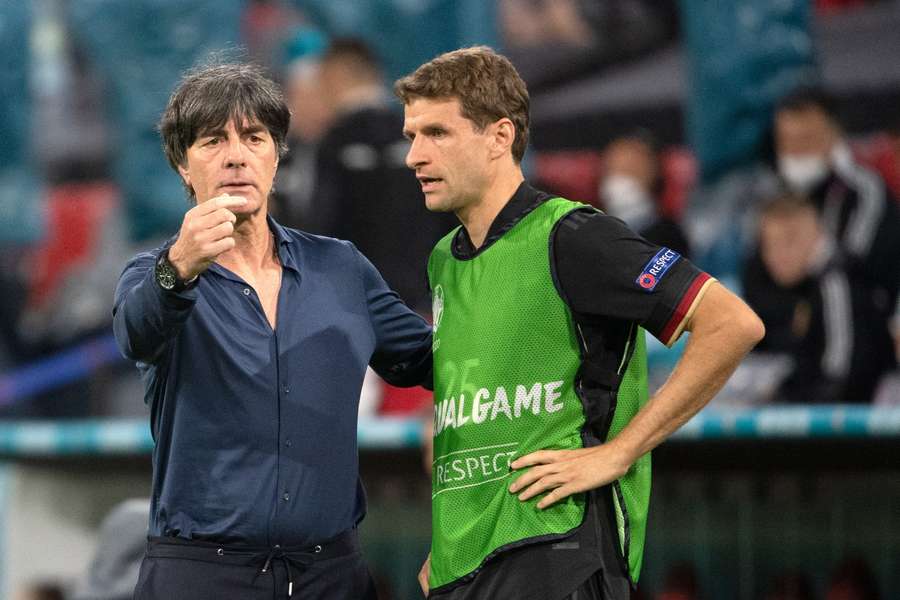Jogi Löw und Thomas Müller bei der EM 2021.