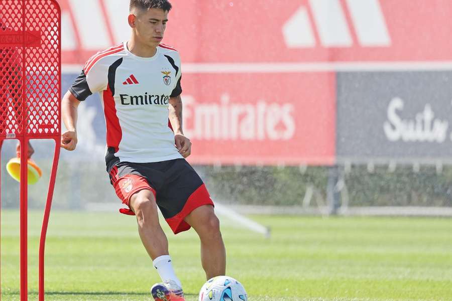 Echeverri no treino do Benfica Echeverri no treino do Benfica