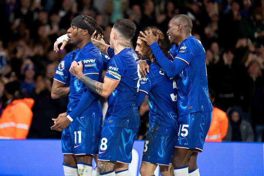 Chelsea sa pomaly doťahuje na vedúci Liverpool.