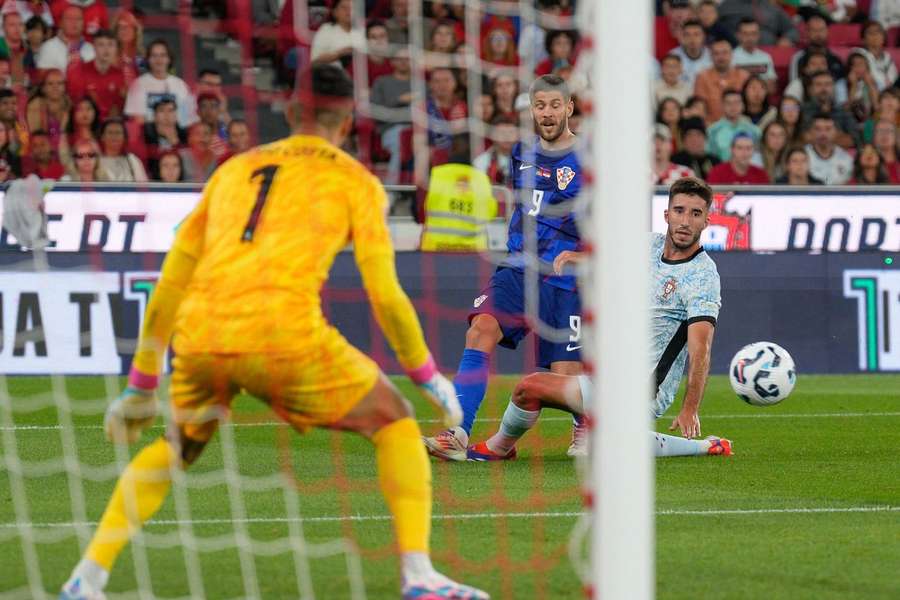 Gonçalo Inácio em ação frente à Croácia