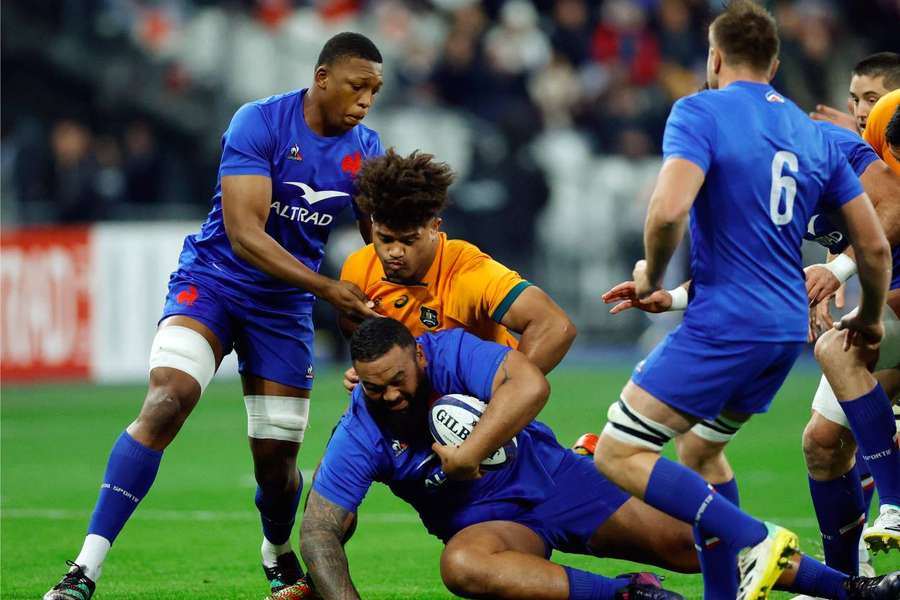 World Rugby considers changes to the game to reduce stoppages-BBC