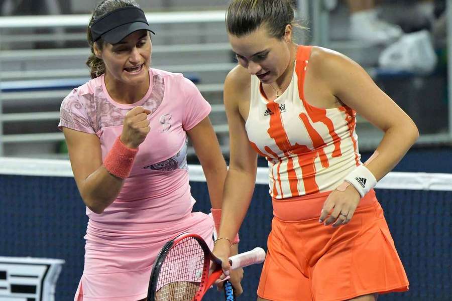 Monica Niculescu şi Gabriela Ruse, campioane la Hong Kong. Luptă eroică în super tiebreak