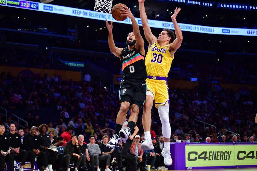 Łatwa wygrana San Antonio Spurs z Los Angeles Lakers, Jeremy Sochan pominięty