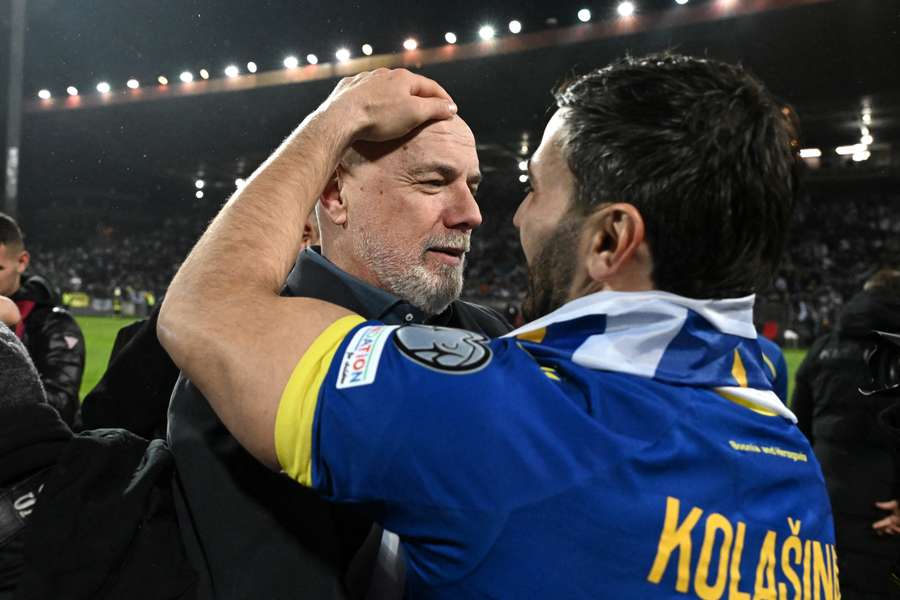 Kolasinac festeggia dopo la qualificazione