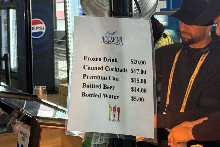 O preço das bebidas no MetLife Stadium O preço das bebidas no MetLife Stadium