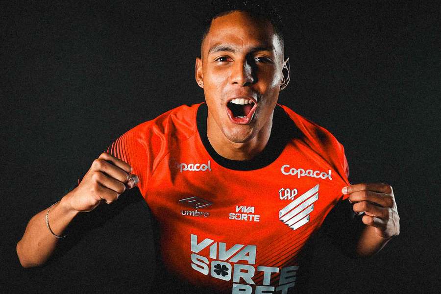 Alejandro García é o primeiro reforço do Athletico-PR para a próxima temporada Alejandro García é o primeiro reforço do Athletico-PR para a próxima temporada