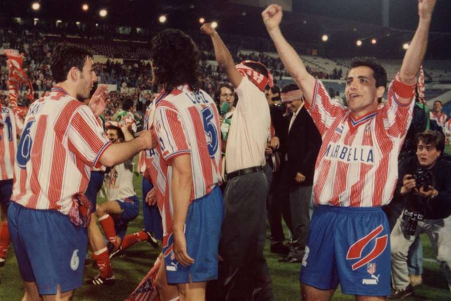 El Atleti del doblete en 1996 con Marbella en la camiseta