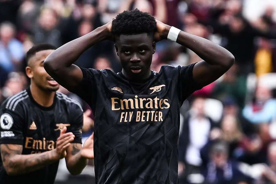 Bukayo Saka perdeu um pênalti decisivo contra o West Ham Bukayo Saka perdeu um pênalti decisivo contra o West Ham