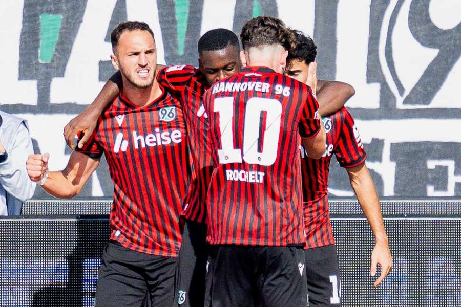 2. Bundesliga: Hannover 96 feiert einen wichtigen Sieg gegen Arminia Bielefeld.