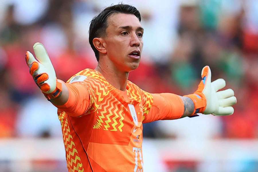 Muslera falló gravemente en el Uruguay-España