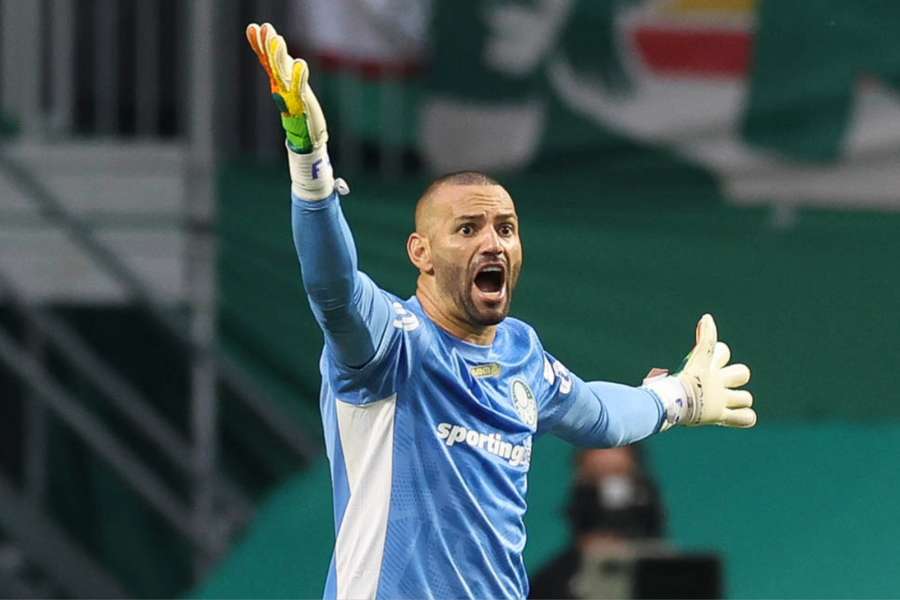 Weverton reclamou de decisão do VAR em Palmeiras 0x2 Flamengo