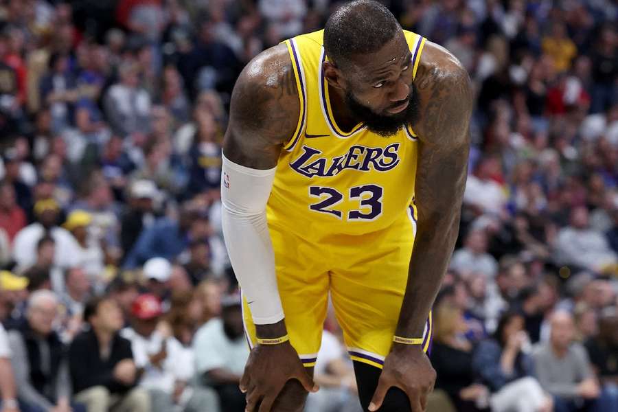 Lakers, de LeBron James (foto), está mais uma vez fora da corrida pelo título da NBA