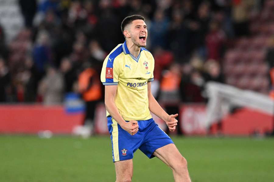 Stewart, do Southampton, vai para a Copa Stewart, do Southampton, vai para a Copa