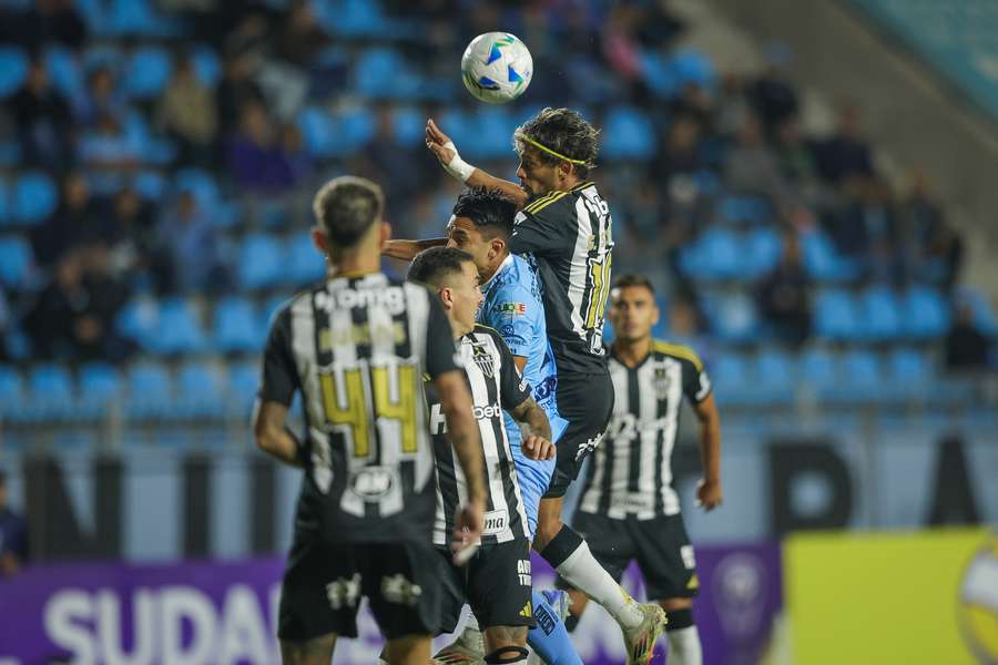 Bola aérea foi caminho para Iquique virar o confronto Bola aérea foi caminho para Iquique virar o confronto