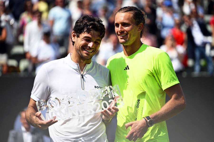 Taylor Fritz, junto a Alexander Zverev con el trofeo.