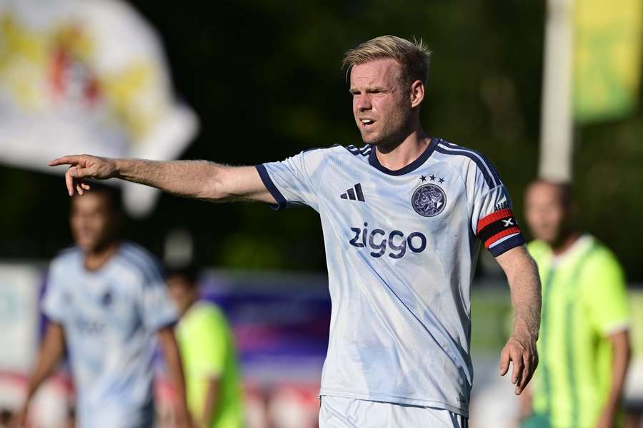 Ajax's away kit