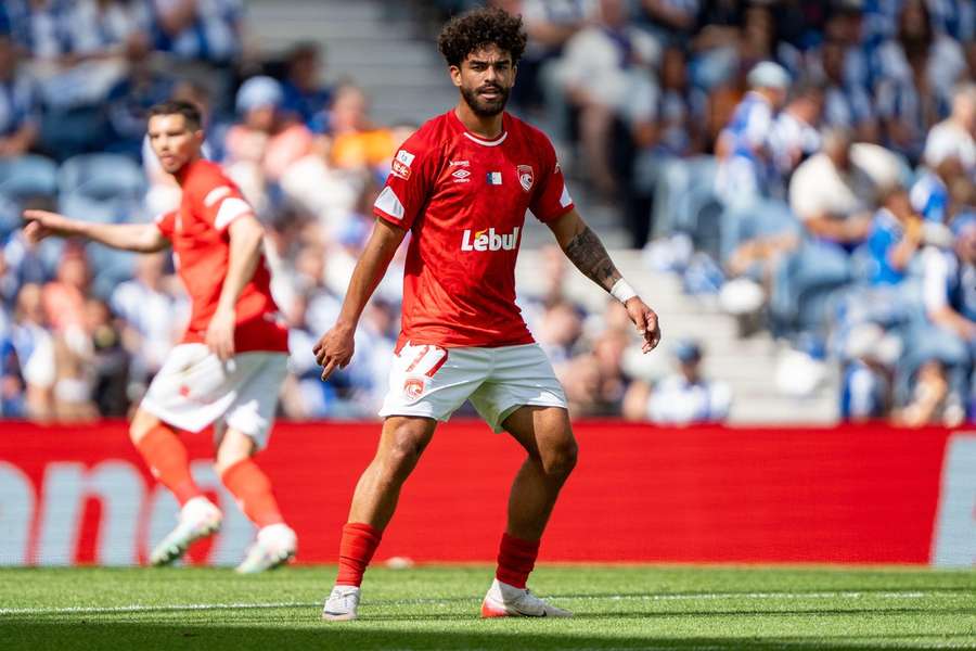 Gustavo Klismahn rende 300 mil euros ao Santa Clara Gustavo Klismahn rende 300 mil euros ao Santa Clara