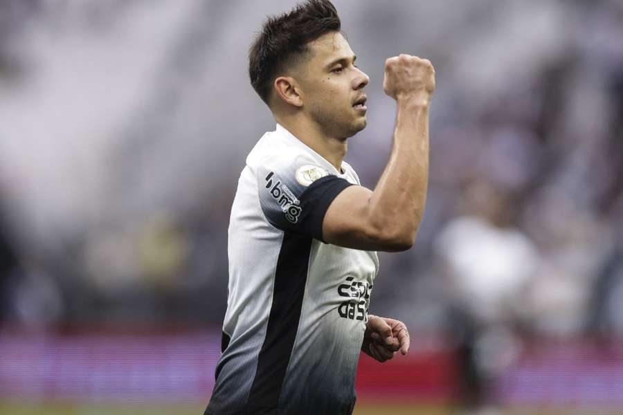 Romero marcou duas vezes contra o Atlético-GO